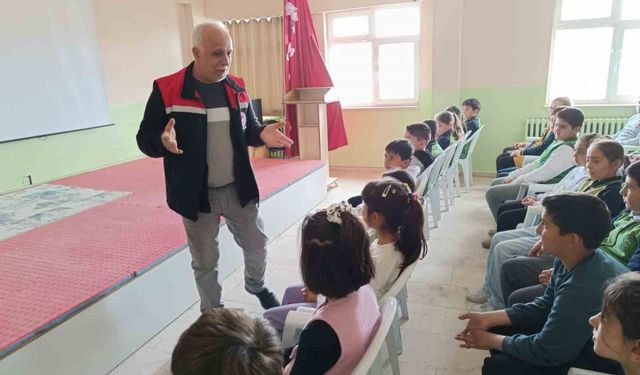 Adilcevaz'da öğrencilere gıda güvenliği ve israf bilinci eğitimi