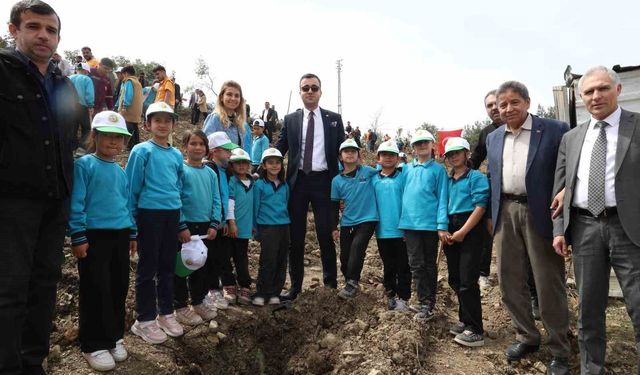 Akdam Mahallesi'nde 1000 fidan dikimi gerçekleştirildi