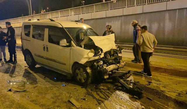 Antalya'da 11 araçlık zincirleme kaza: 1 yaralı