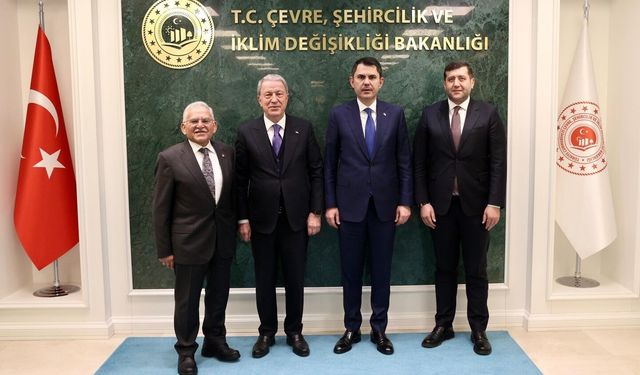 Başkan Büyükkılıç, Bakan Kurum ile Kayseri projelerini görüştü