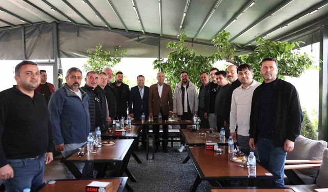 Başkan Yapar, Kuzeytepe Mahallesi'ndeki esnafla bir araya geldi