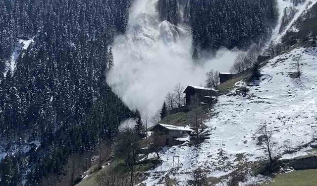 Çığ anı Trabzon'da cep telefonuyla kaydedildi