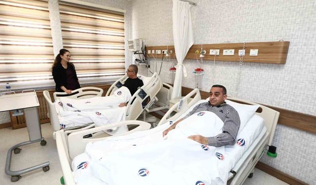 Hasta, hekimine böbreğini bağışladı