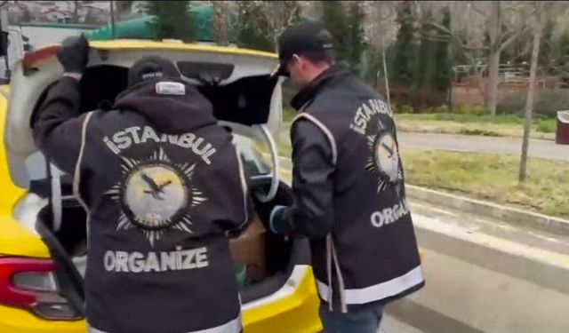 İstanbul'da yasadışı silah operasyonu: Bir taksi ve depoda 113 tabanca bulundu
