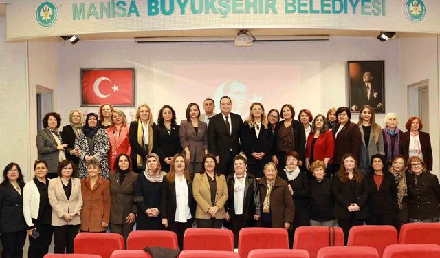 Kadın Belediye Başkanları Manisa'da Bir Araya Geldi