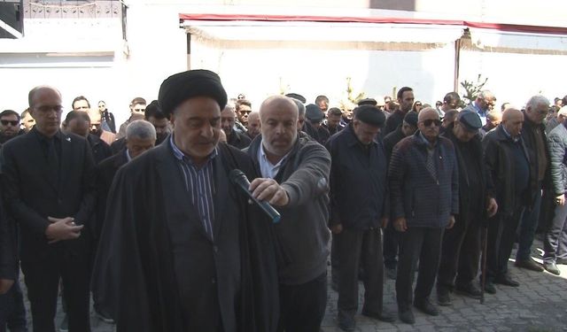 Kars'ta Kahramanmaraş'taki okul saldırısına karşı anma etkinliği: Gıyabi cenaze namazı ve yürüyüş düzenlendi