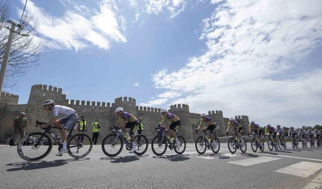 Mersin Tour of Mersin'in ilk etabı Anamur'da start aldı, 120 sporcu 118 km pedal bastı