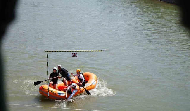 Rafting Şampiyonası'nın ikinci gününde slalom etabında mücadeleler yapıldı