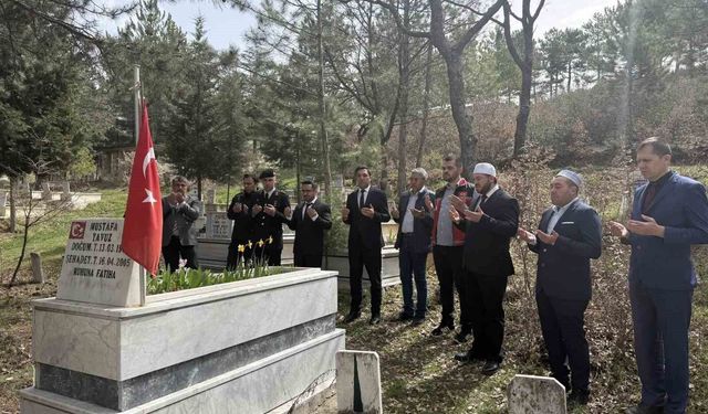 Şehit Polis Memuru Mustafa Yavuz, mezarında dualarla anıldı