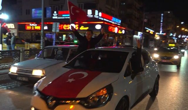 Türkiye'nin Dünya Kupası'na katılımı Gaziantep'te büyük bir sevinçle kutlandı