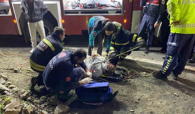 Uçurumdan Denize Yuvarlanan Otomobilde 3 Yaralı