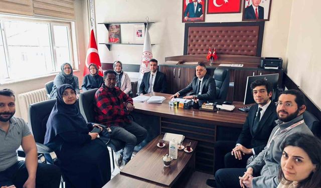 Yavuz, saldırıya uğrayan sağlık çalışanlarını ziyaret etti