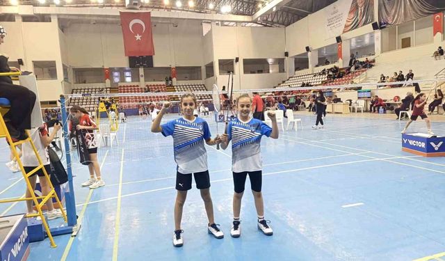 Yunusemre'nin genç badmintoncuları Türkiye üçüncüsü oldu