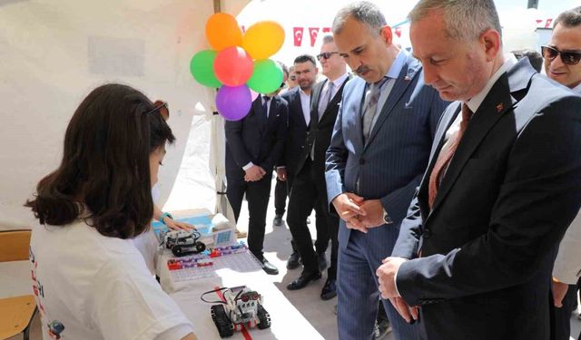 Ağrı'da 8. Bilim Dolu Günler Şenliği başladı