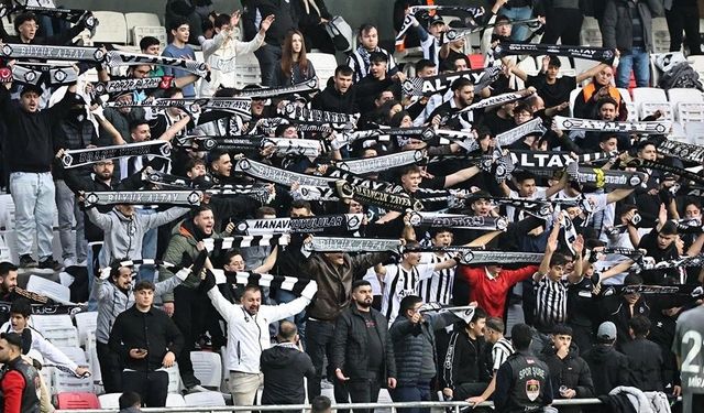 Altay ve Ahmet Nur Çebi, İzmir'de bir araya geliyor