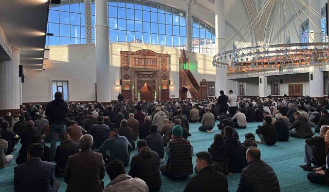 Bingöl'de Kurban Bayramı namazı kılındı