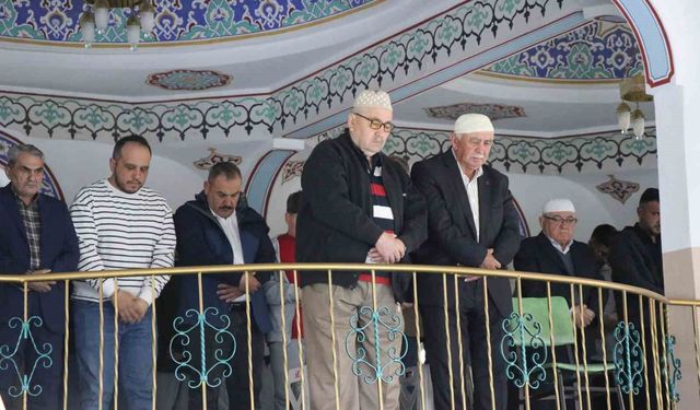 Bolu'da camiler Kurban Bayramı'nda dolup taştı