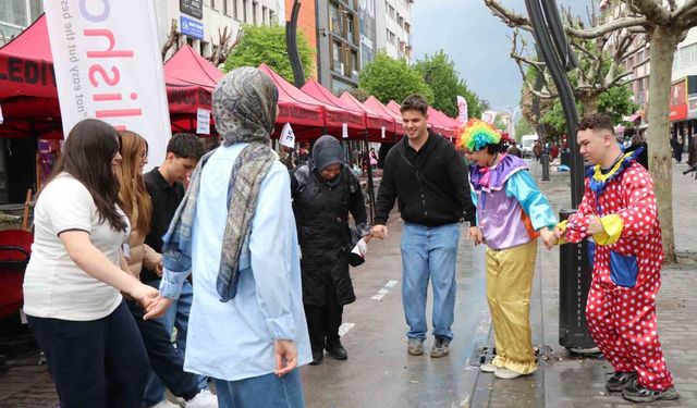 Bolu'da dolu sonrası sokaklarda halay keyfi