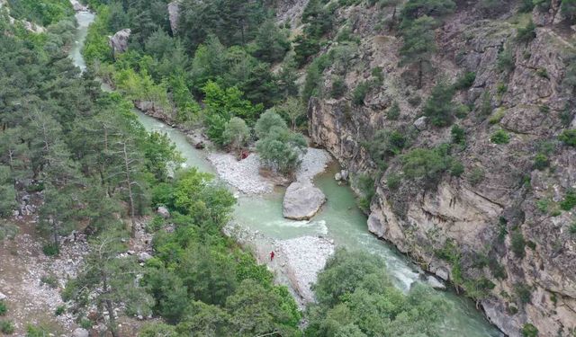 Ceyhan Nehri'nde kaybolan balıkçı için arama çalışmaları yarın sürecek