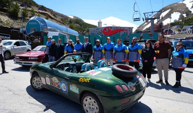 Doğu-Batı Dostluk ve İpek Yolu Rallisi Erzurum'dan Kars'a uğurlandı