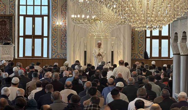 Düzce'de cami avluları dolup taştı