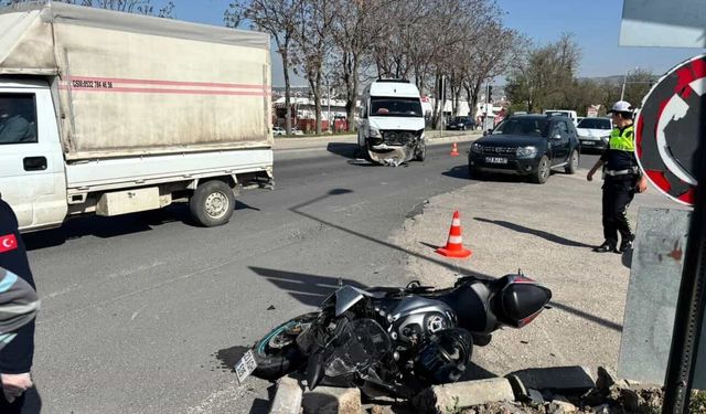 Elazığ'da motosiklet ve minibüs çarpıştı: 1 yaralı