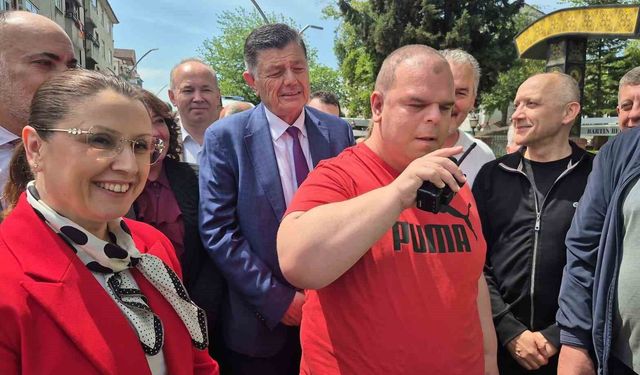 Engellilerin yürüyüşü Deha'nın telsiz anonsuyla başladı