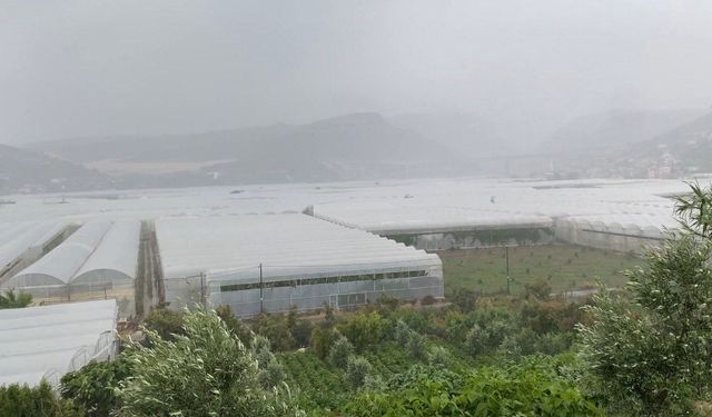 Erdemli'de yağışlar etkisini artırıyor