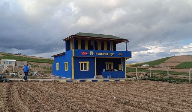 Fenerbahçeli Metin Arslan, hayalini kurduğu evi renkleriyle donattı