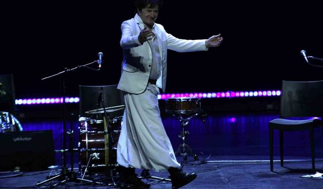 Goran Bregovic Ankaralı müzikseverleri büyüledi