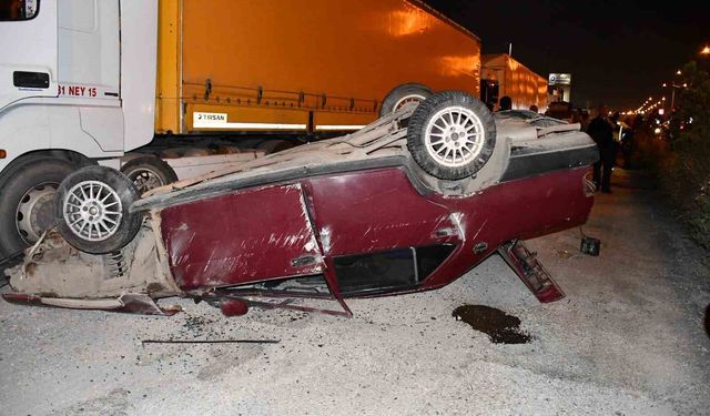 Hatay'da lastiği patlayan otomobil takla attı