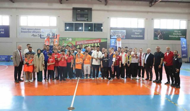 İnegöl'de Engelsiz Kalpler Futsal Turnuvası heyecanı