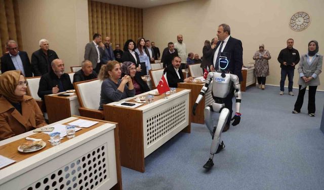 İnsansı robot CANİKMAN mecliste: Tarihi anlar