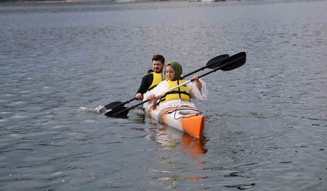 Kahramanmaraş'ta barajda kano heyecanı: 'Deniz yok ama su sporları mevcut'