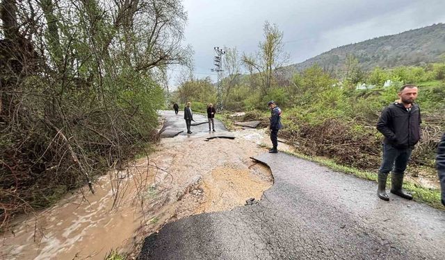 Karabük'te şiddetli yağış ve dolu felaketi: 3 kişi kurtarıldı
