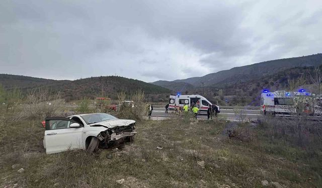 Kastamonu'da su kanalına düşen otomobilde 4 kişi yaralandı