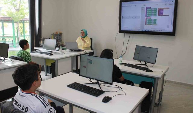 Kocasinan İnovasyon Merkezi, genç bilim insanları yetiştiriyor
