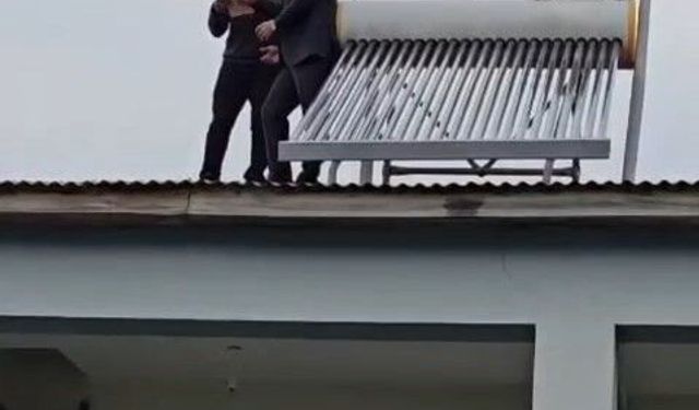 Köyde ilginç anlar: Çatıda sohbet sonrası üyelik gerçekleşti