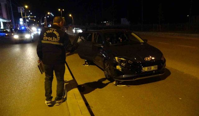 Malatya'da iki otomobilin çarptığı yaya yaşamını yitirdi