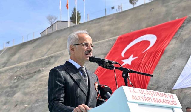 Mersin-Adana-Gaziantep Hızlı Tren Hattı'ndaki çalışmalar tüm hızıyla sürüyor