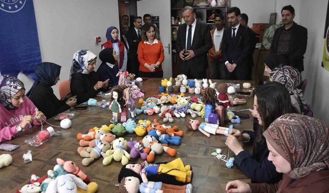 Öğrencilerden anlamlı projeye imza: Kanserli çocuklara oyuncak