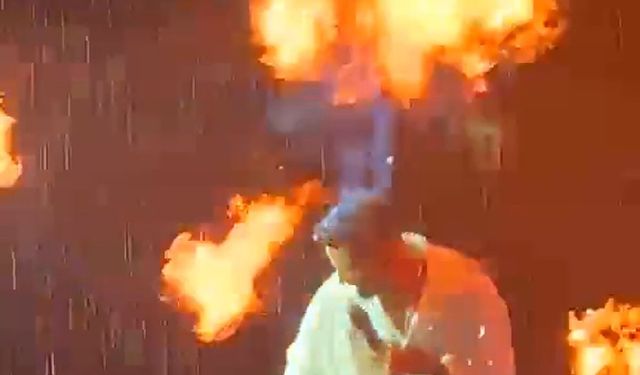 Tan Taşçı Konserinde Korku Dolu Anlar! Alev Efektleri Yüzüne Yöneldi
