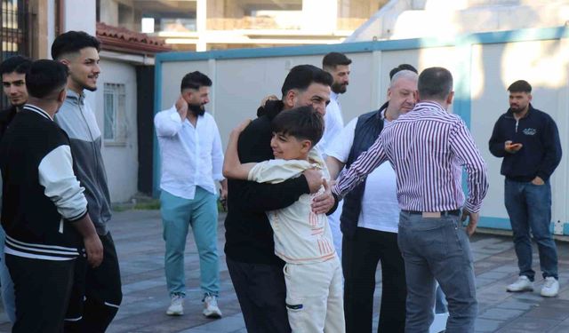 Sakarya'da vatandaşlar Kurban Bayramı namazı için camileri doldurdu