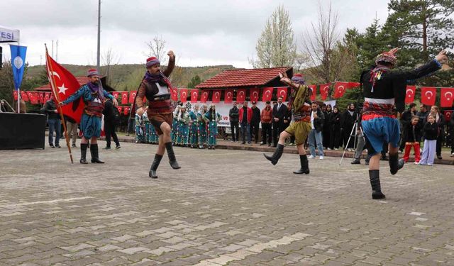 Sivas'ta Hıdırellez coşkusu, kış ve bahar bir arada yaşandı