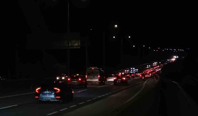 Tekirdağ-İstanbul yolundaki dönüş trafiği: Akşam saatlerinde zirveye ulaştı