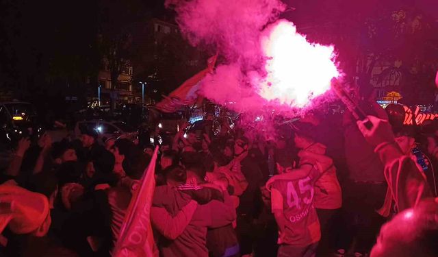 Tekirdağ'da sarı-kırmızılı taraftarların şampiyonluk sevinci gece boyunca sürdü