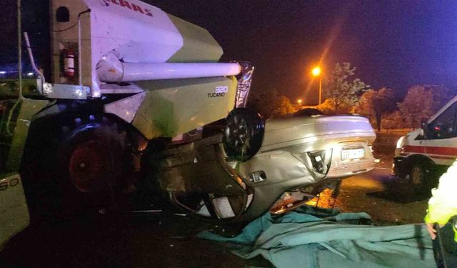 Tekirdağ'da takla atan otomobilin fuar alanına düştüğü kaza görüntülendi