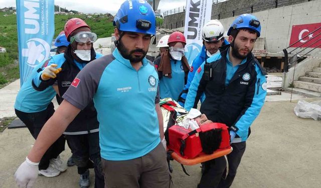 Trabzon'da gerçekçi deprem tatbikatı yapıldı