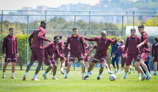 Trabzonspor, Beşiktaş maçı için İstanbul'a gitti