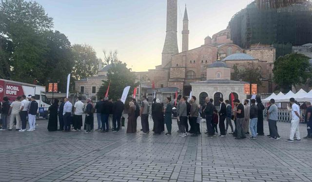 Vatandaşlar Kurban Bayramı namazını Ayasofya'da eda etti